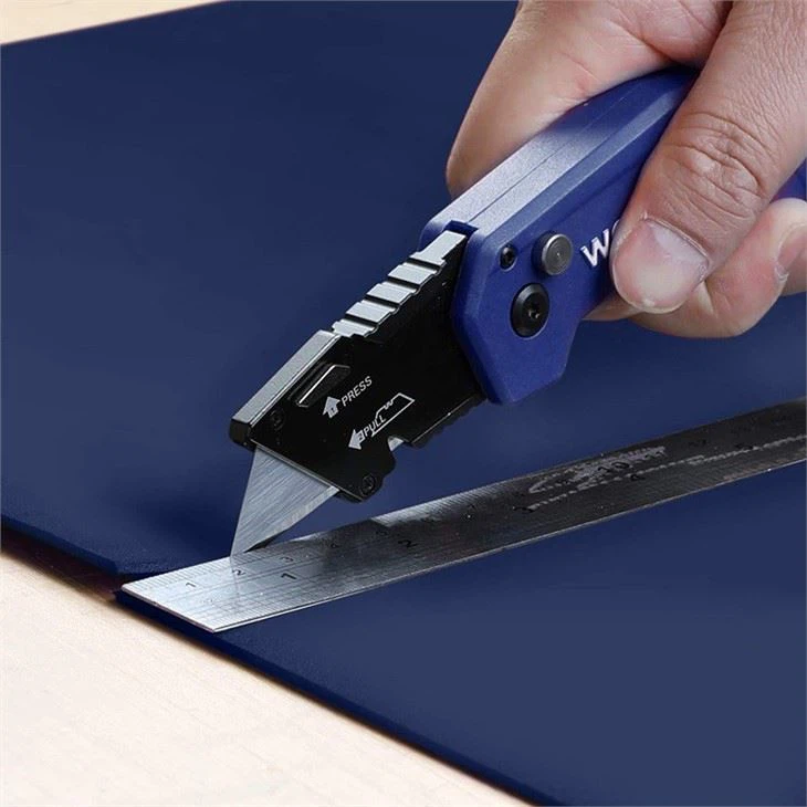 folding knife distributor