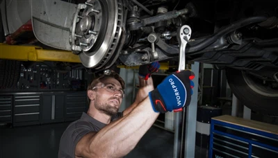 Odvijač vs. Bušilica: Koji biste trebali koristiti za pričvršćivanje?